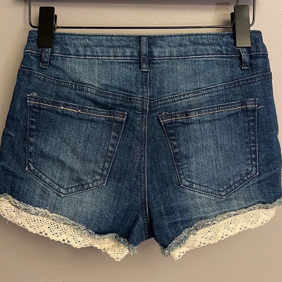 MOSSIMO | Distressed Denim Lace Shorts - sz 1 - Picture 6 of 11